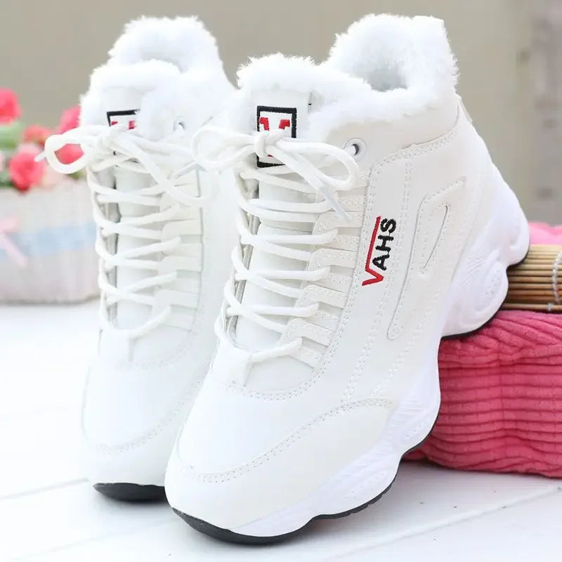 Nuevas zapatillas de deporte de invierno de suela gruesa para mujer, zapatos cálidos de algodón de terciopelo, zapatos de plataforma antideslizantes con aumento de altura, botas de nieve para mujer
