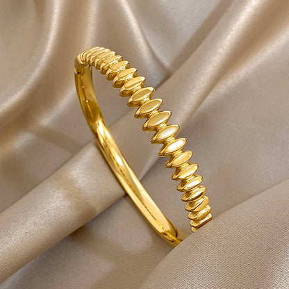 Nueva pulsera chapada en oro de acero inoxidable con incrustaciones de diamantes de imitación coloridos, lujosas brazaletes abiertos, pulseras para mujeres y hombres, joyería