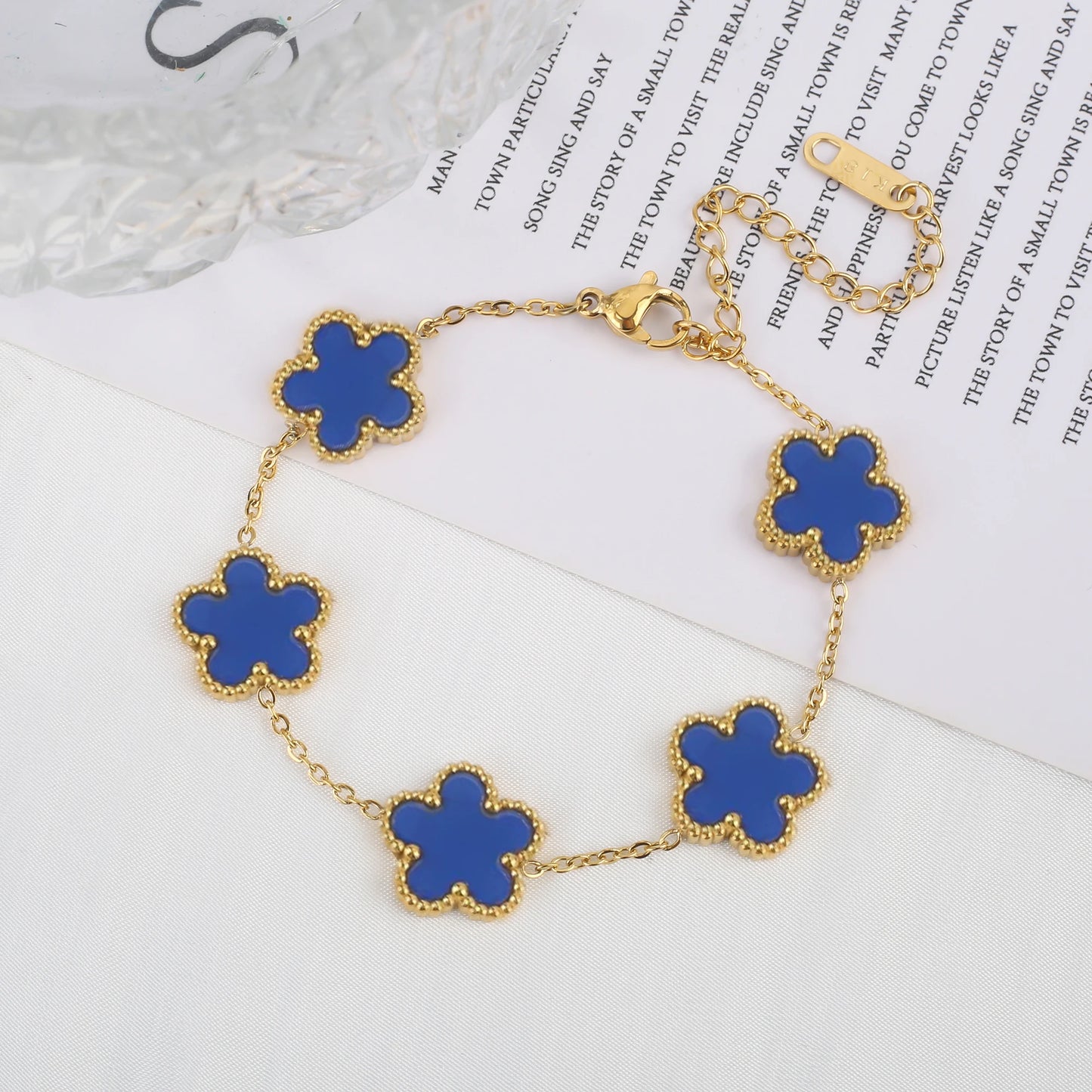 Pulsera clásica de acero inoxidable para mujer, brazalete ajustable de cinco flores, joyería de fiesta a la moda.