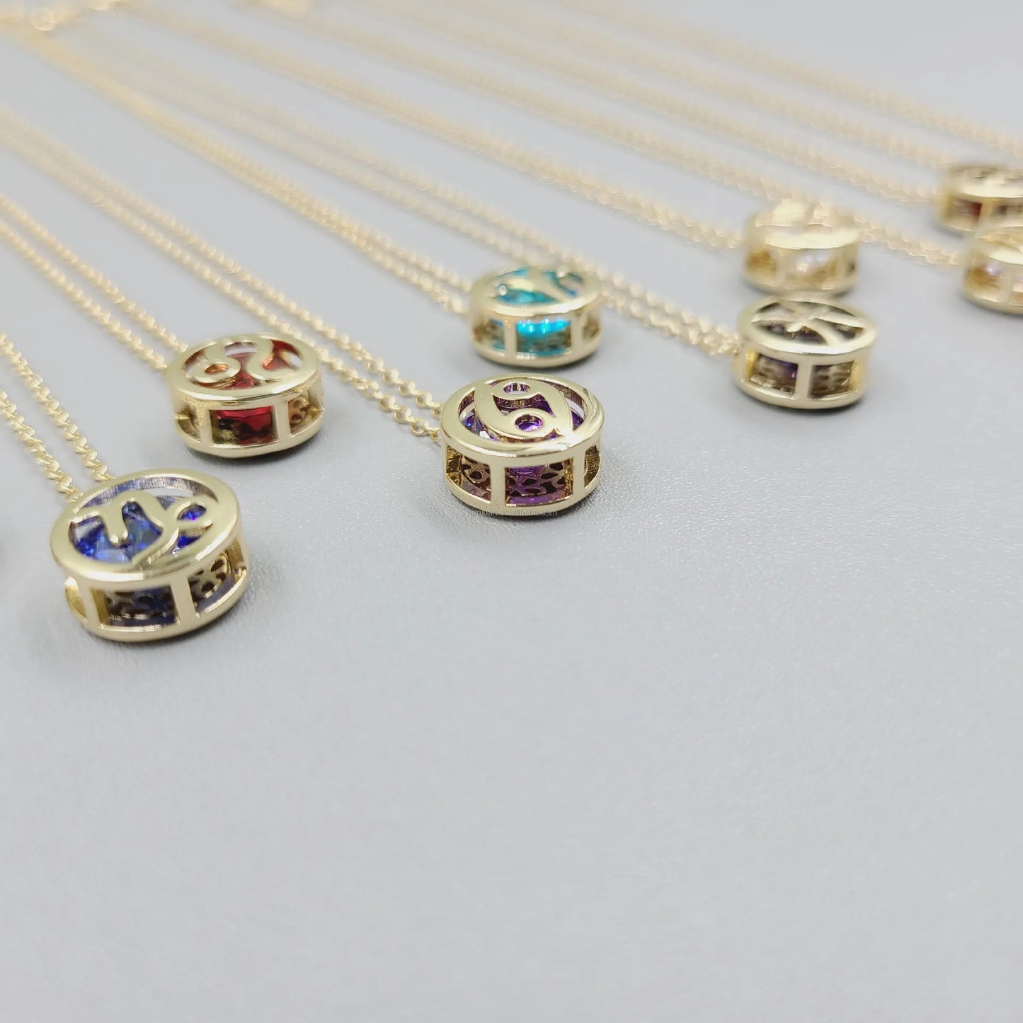Collares con colgante de 12 constelaciones ahuecados de doble cara Retro para mujer, gargantilla de piedra natal con diamantes de imitación de cristal, signo del zodiaco