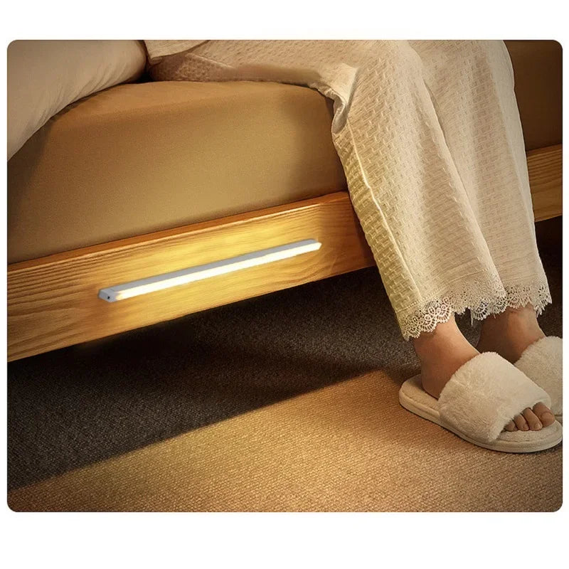 Tira de luces LED con Sensor de movimiento, luz nocturna con Sensor inalámbrico, Detector recargable por USB, lámpara de pared, armario de cocina y almacenamiento