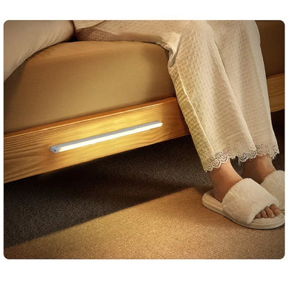 Tira de luces LED con Sensor de movimiento, luz nocturna con Sensor inalámbrico, Detector recargable por USB, lámpara de pared, armario de cocina y almacenamiento