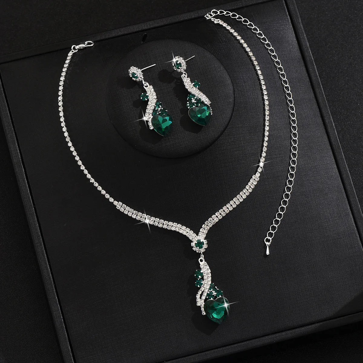 Conjunto de joyería Vintage elegante para mujer, collar con diamantes de imitación brillantes, gargantilla de cristal brillante, pendientes de boda para fiesta, 3 uds.