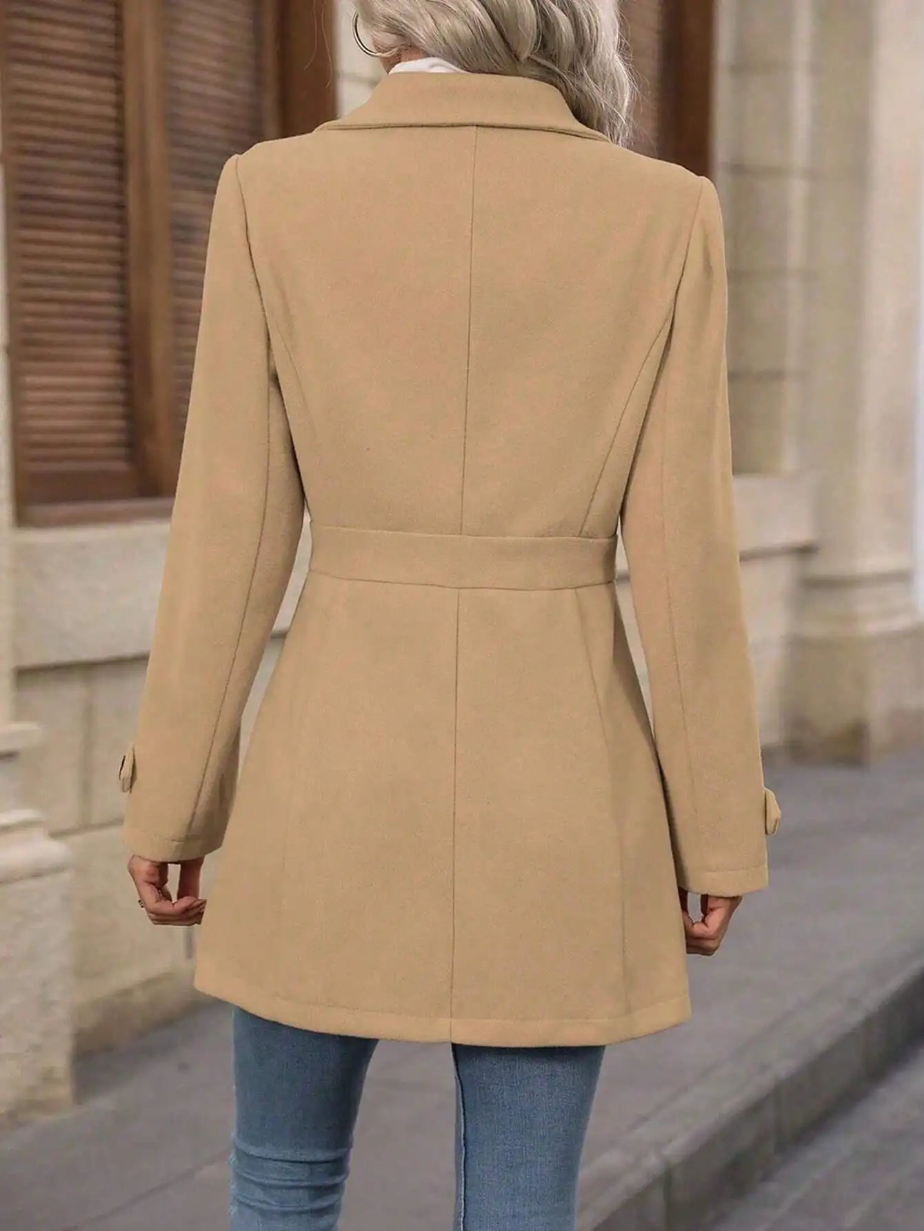 Plus size elegant wool coat for autumn and winter: lapel, button detail, fitted