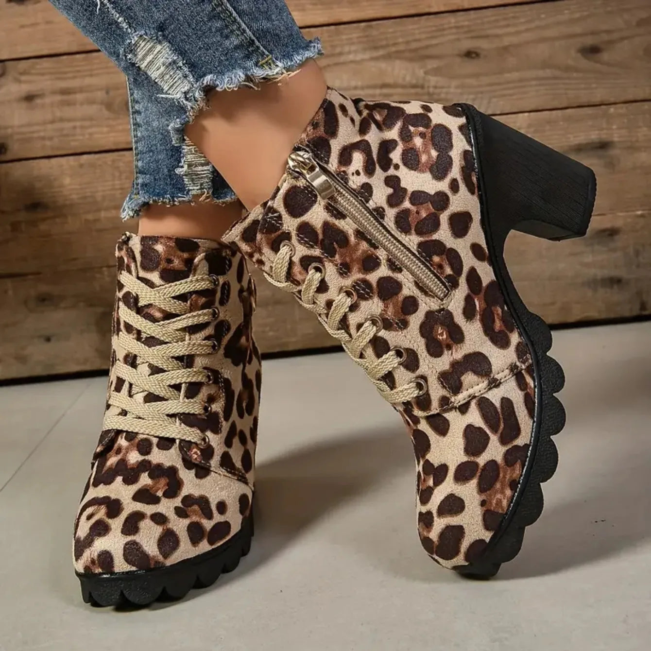 Botas antideslizantes con cordones para Mujer, zapatos De tacón alto, moda al aire libre, alta calidad, Otoño e Invierno