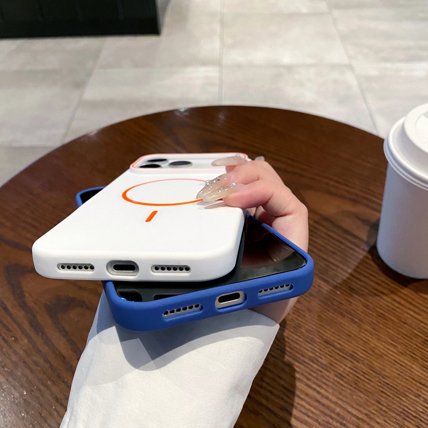 Funda de teléfono magnética ultrafina Simple para iPhone 11, 12, 13, 14, 15, 16 17 Pro Max 17 Air, funda de teléfono mate suave con carga inalámbrica