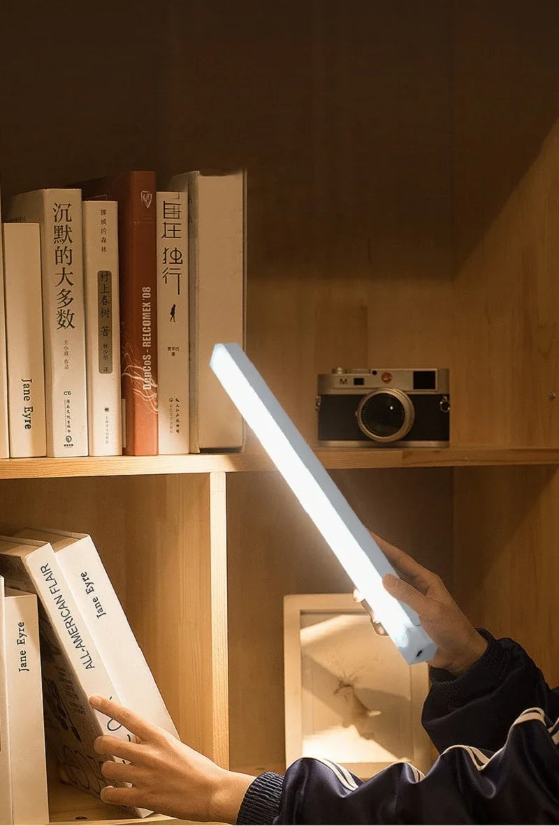 Tira de luces LED con Sensor de movimiento, luz nocturna con Sensor inalámbrico, Detector recargable por USB, lámpara de pared, armario de cocina y almacenamiento