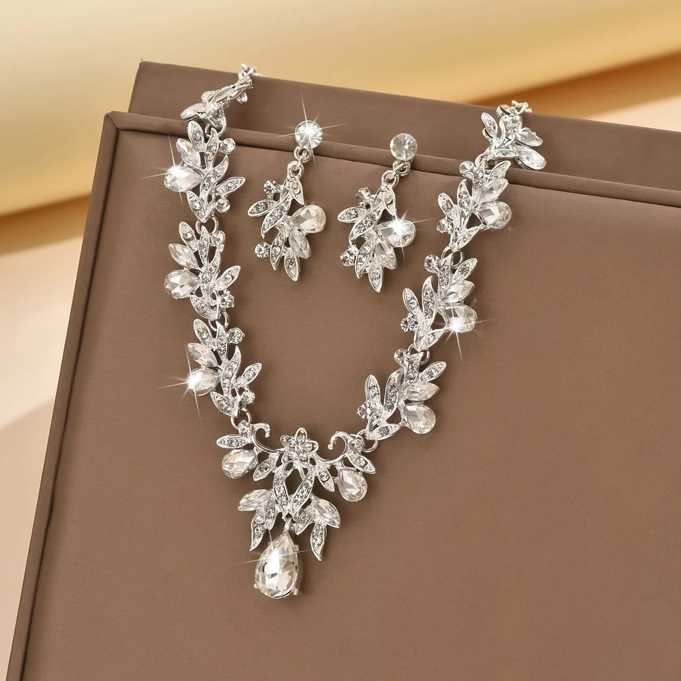 3 uds nuevos conjuntos de Collar de moda para mujer Collar de gota de agua gargantilla Collar pendiente conjunto de joyería para graduación cumpleaños boda nupcial