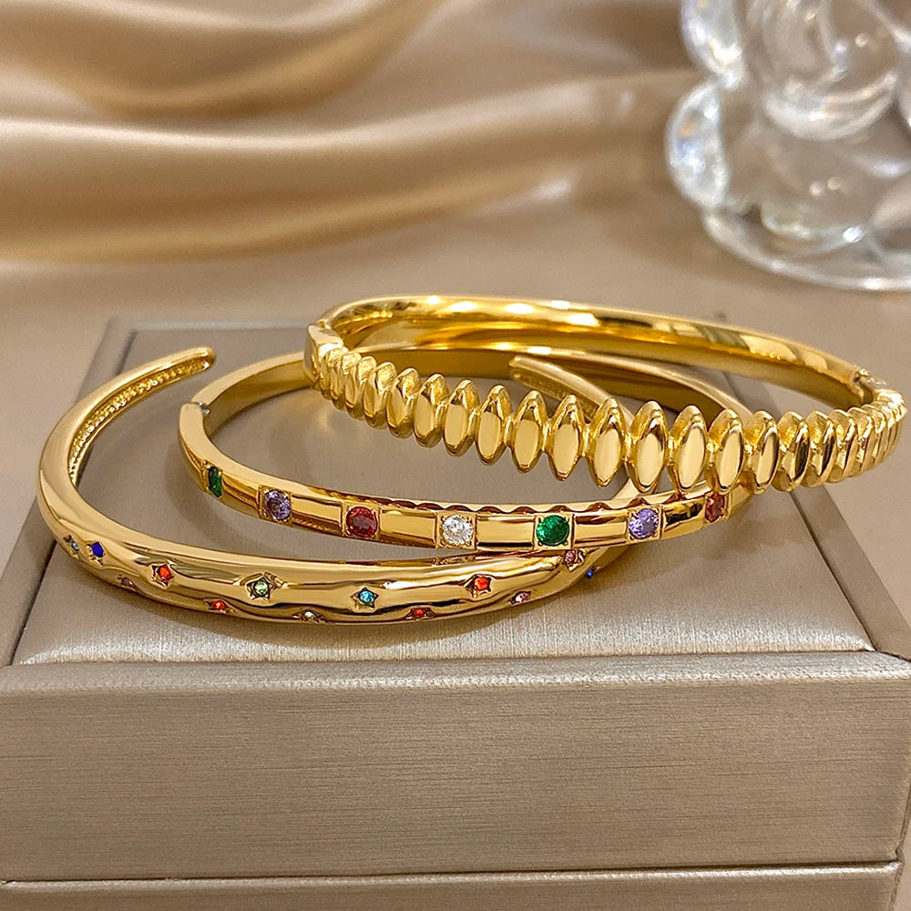 Nueva pulsera chapada en oro de acero inoxidable con incrustaciones de diamantes de imitación coloridos, lujosas brazaletes abiertos, pulseras para mujeres y hombres, joyería