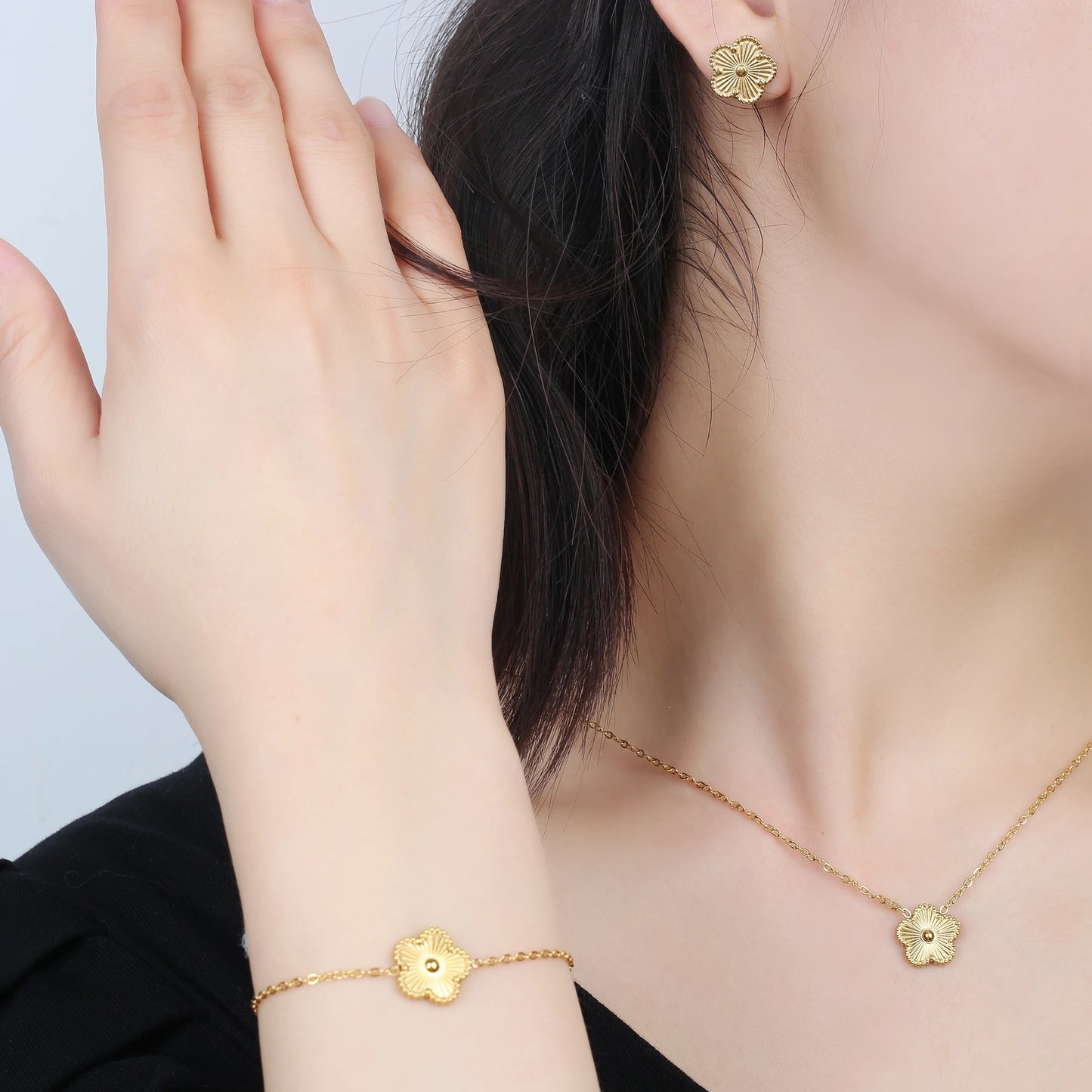 Pulsera clásica de acero inoxidable para mujer, brazalete ajustable de cinco flores, joyería de fiesta a la moda.