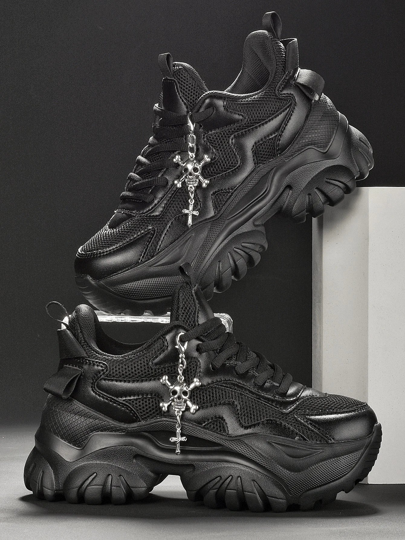Zapatos vulcanizados informales para mujer, zapatillas ligeras con plataforma negra y tacones altos, estilo punk de Halloween para mujer