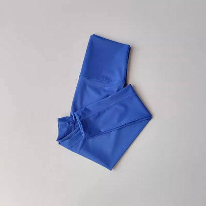 Women's 2-piece yoga workout set, high-waisted.