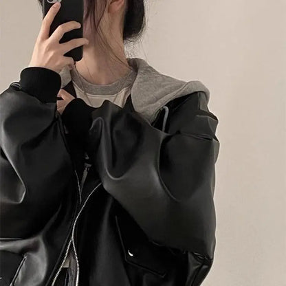 Chaqueta coreana de cuero PU negro de gama alta para mujer, moda holgada con capucha para primavera y otoño, ropa de abrigo versátil falsa de dos piezas con cremallera