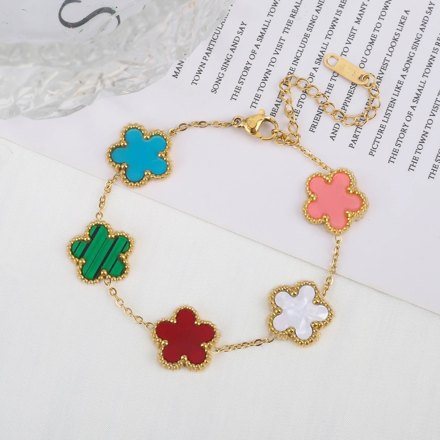 Pulsera clásica de acero inoxidable para mujer, brazalete ajustable de cinco flores, joyería de fiesta a la moda.